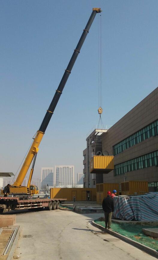 亦莊工廠(chǎng)30噸發(fā)電機(jī)組吊裝就位